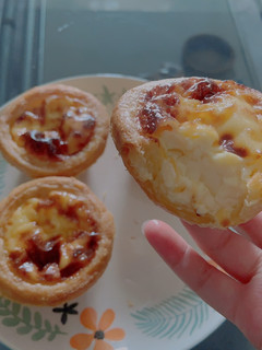 A picture of Delicious KFC Egg Tarts 😋.