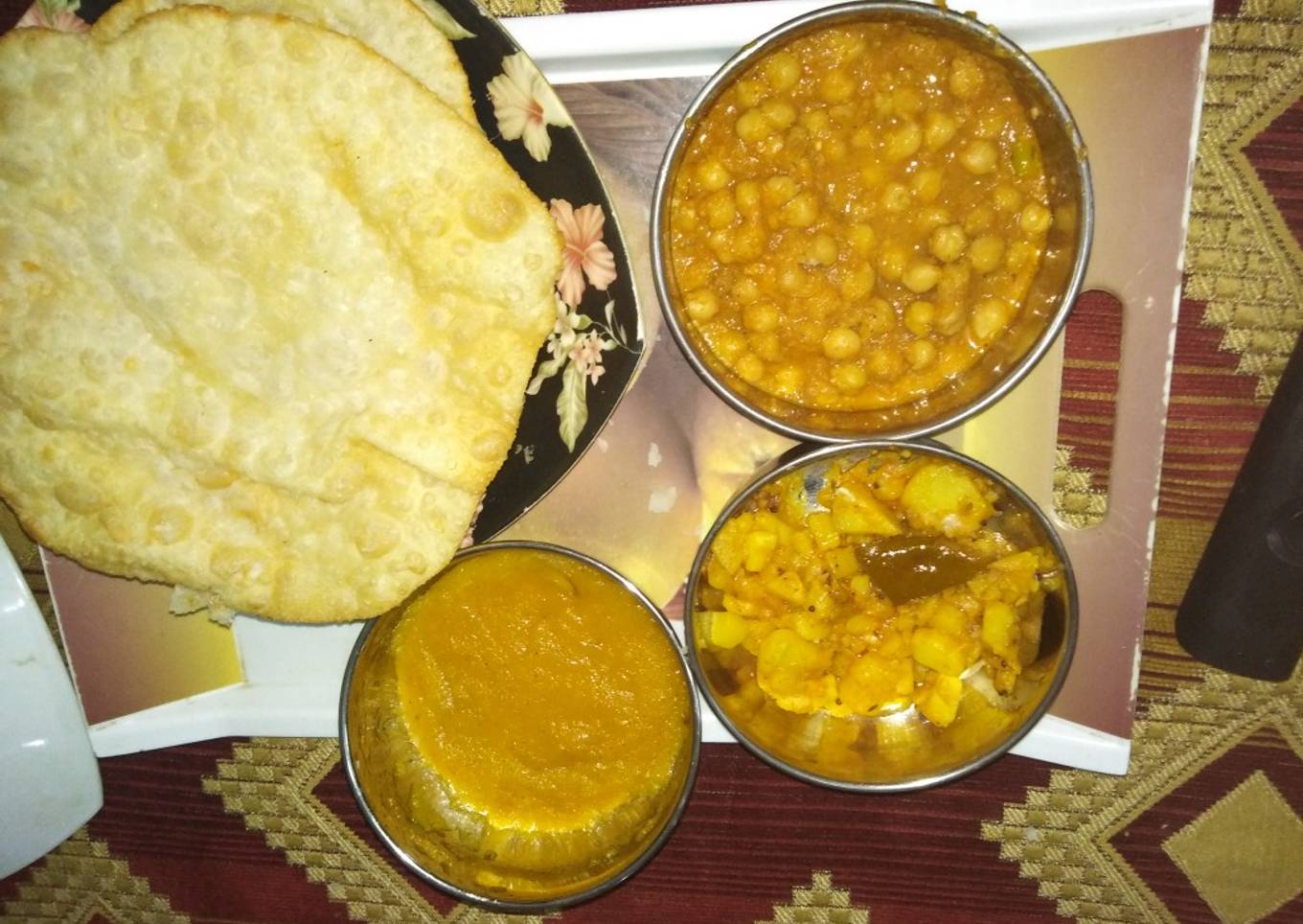 Halwa puri with chickpeas, potatoes tarkari🔥🔥😋