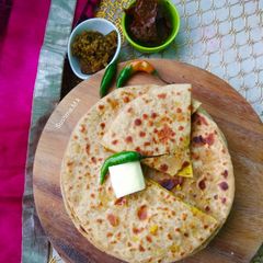 A picture of Chana dal ka paratha.
