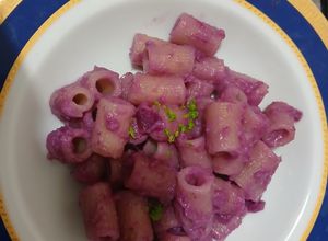 Foto di Mezze Maniche Rosa con Cavolo Viola