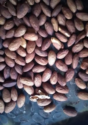 A picture of Roasted almonds.