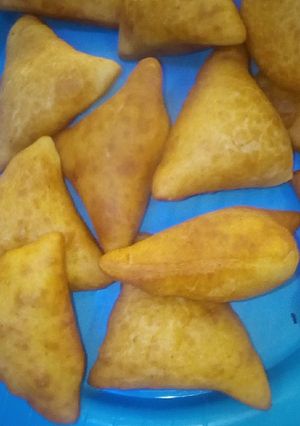 A picture of Lemon flavored mini mandazi.