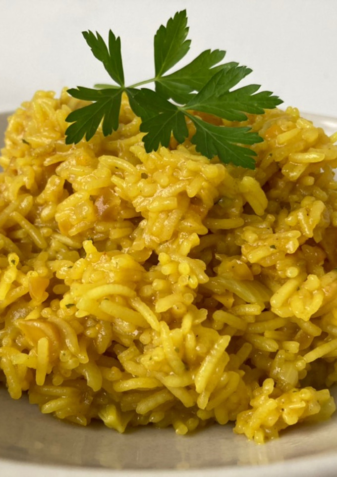 Una foto de Arroz Basmati de cúrcuma y curry