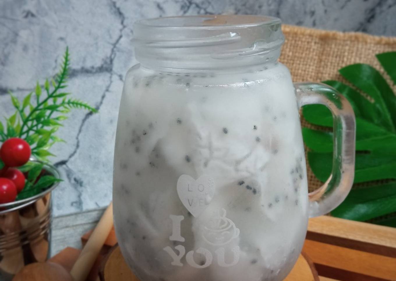 Es Kelapa Muda Selasih