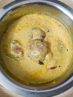 பருப்பு வடை மோர் குழம்பு(paruppu vadai mor kulambu recipe in tamil) செய்முறை முக்கிய புகைப்படம்
