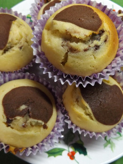 Una foto de Muffins navideños de avellanas con naranja y cacao