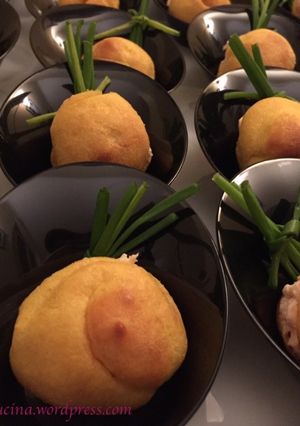 Foto di Choux di salmone, brandy e pepe rosa
