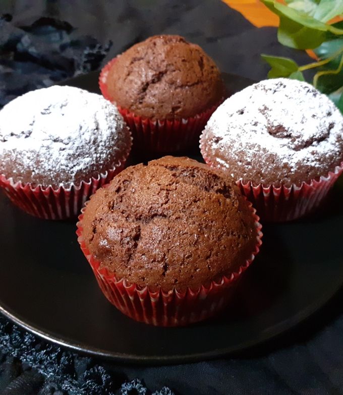 Meggyes-kakaós muffin 🍒🧁 recept fotója