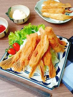 Hình của món Vây cá hồi chiên giòn.