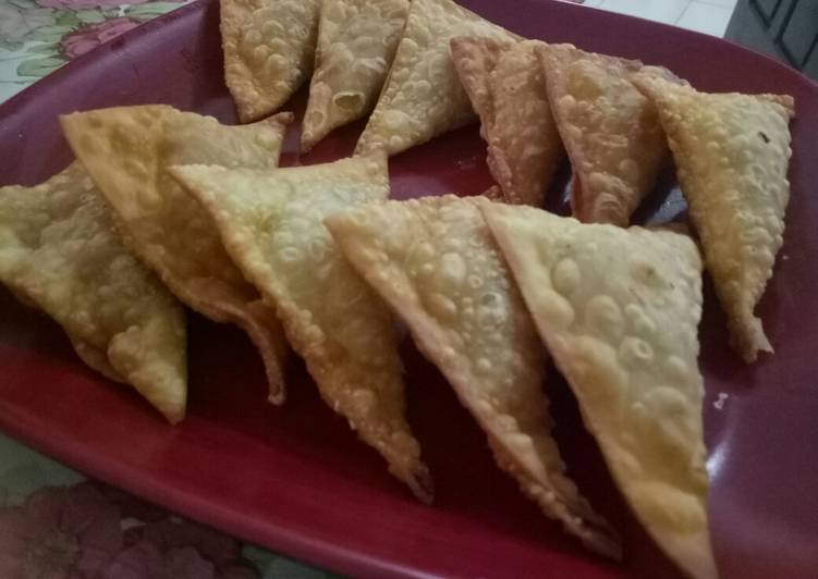 Langkah Mudah untuk Membuat Samosa isi ebi sayuran Anti Gagal