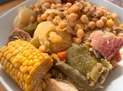 Una foto de costillas con falda