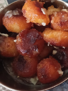 ગુલાબ જાંબુ(Gulab jambu Recipe in Gujarati) રેસીપી મુખ્ય ફોટો