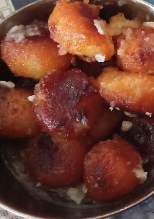 ગુલાબ જાંબુ(Gulab jambu Recipe in Gujarati) રેસીપી મુખ્ય ફોટો