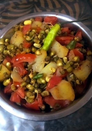 A picture of Veg Saprounds Salad.