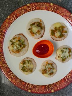 மீனி பீட்சா ஊத்தப்பம்(mini pizza stuff uthappam) செய்முறை முக்கிய புகைப்படம்