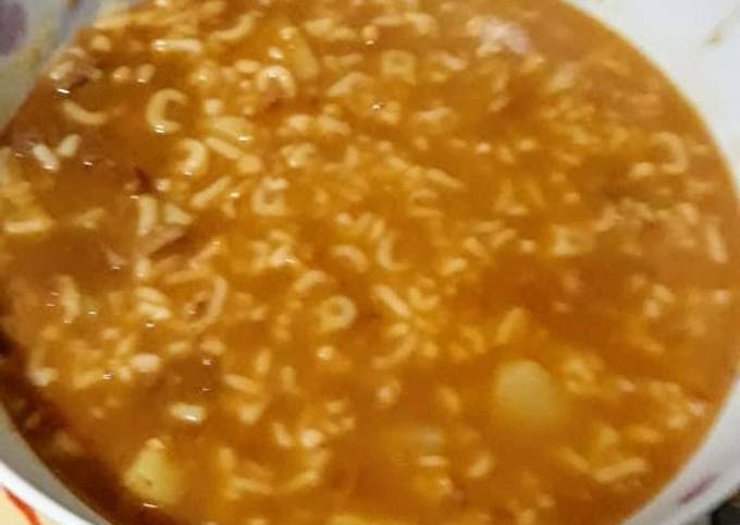 Sopa de Feijão com macarrão de letrinhas Receita por Cida Maria