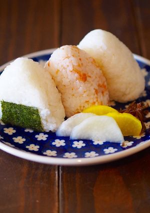 A picture of Onigiri Omusubi - Rice Ball.