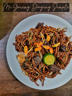Gambar Mi Goreng Daging Simple