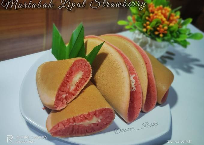 Resep Martabak lipat strowberry Anti Gagal