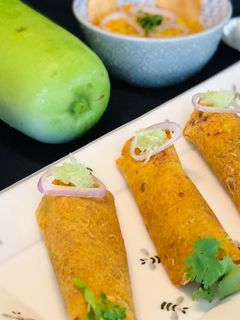 દૂધી થેપલા (Dudhi Thepla Recipe In Gujarati) રેસીપી મુખ્ય ફોટો