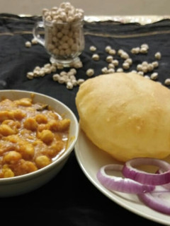 છોલે(Chhole Recipe IN Gujarati) રેસીપી મુખ્ય ફોટો