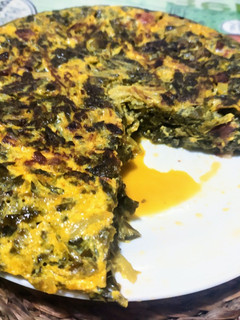 Una foto de Tortilla de grelos de Santiago