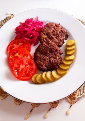 عکسی از دستور همبرگر خونگی (مخلوط گوشت و سویا)
