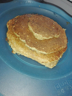 Una foto de Pancakes de banana y avena súper esponjosos y light!