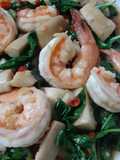กุ้ง&เห็ดผัดกะเพรา 🦐🍄🌶🌿Stir Fried Shrimp&Mushroom with Basil