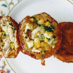 A picture of Corn, Paneer and Onion Kachhodi.