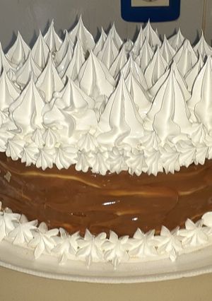 Una foto de Postre rojel