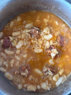 Una foto de Judías con arroz de mi abuela