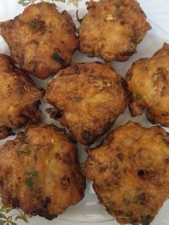 A picture of Cabbage Vada.