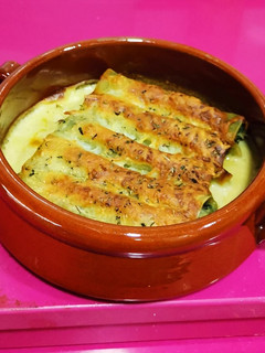 Una foto de Canelones de espinacas y ricotta con salsa de foie