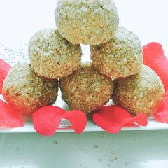 A picture of Sesame Laddu.