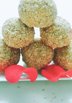 A picture of Sesame Laddu.
