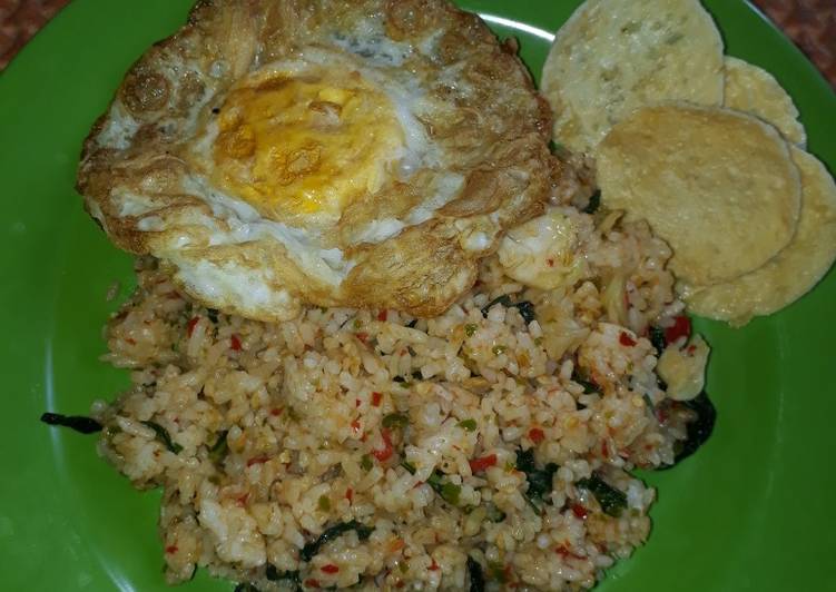 Bagaimana Menyiapkan Nasi goreng sayur, Lezat