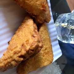 A picture of Bread pakoda.