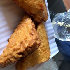 A picture of Bread pakoda.