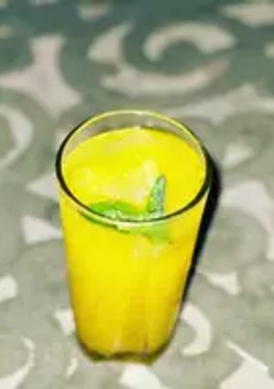 A picture of Mango and pineapple lemonade.