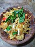 Ayam penyet sambal bawang