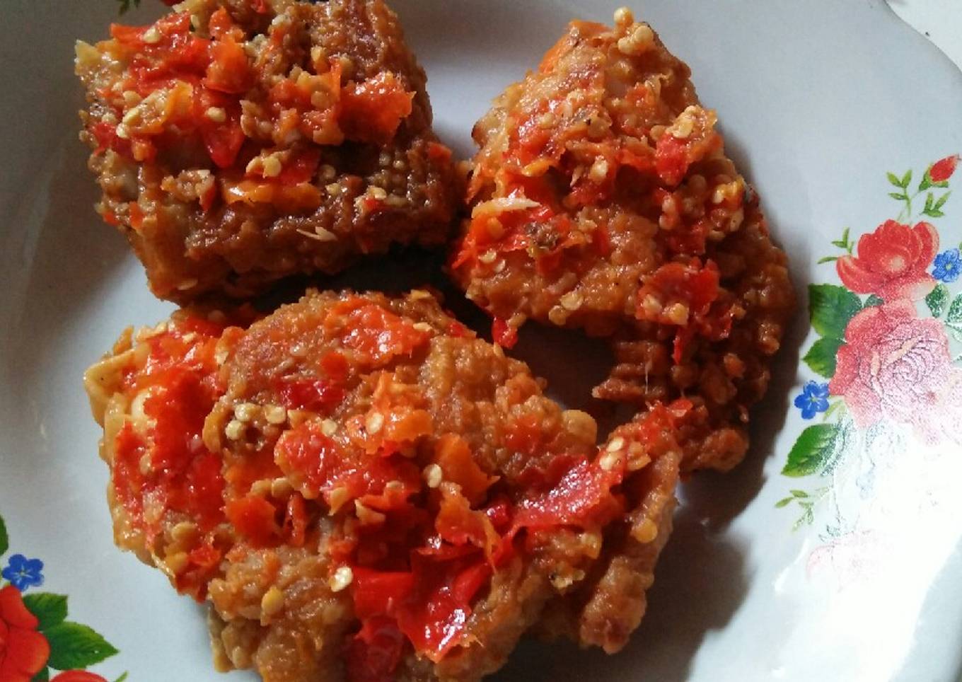 Bagaimana Menyiapkan Ayam geprek simple yang Bikin Ngiler