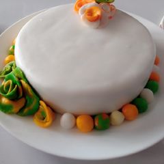 A picture of Japanese cake covered with fondant.