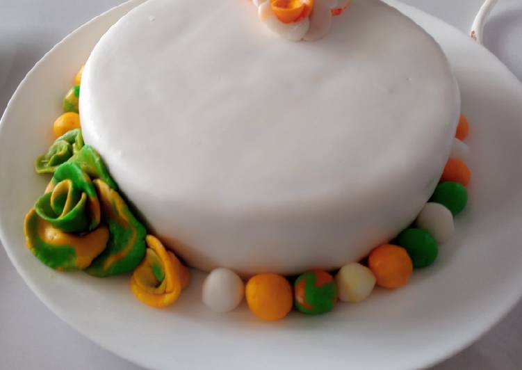 Japanese cake covered with fondant