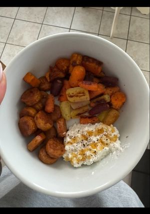 A picture of Roasted Spicy Italian Chicken Sausage with Veggies and Cottage Cheese.