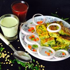 A picture of Crispy Palak moong dal Bites.
