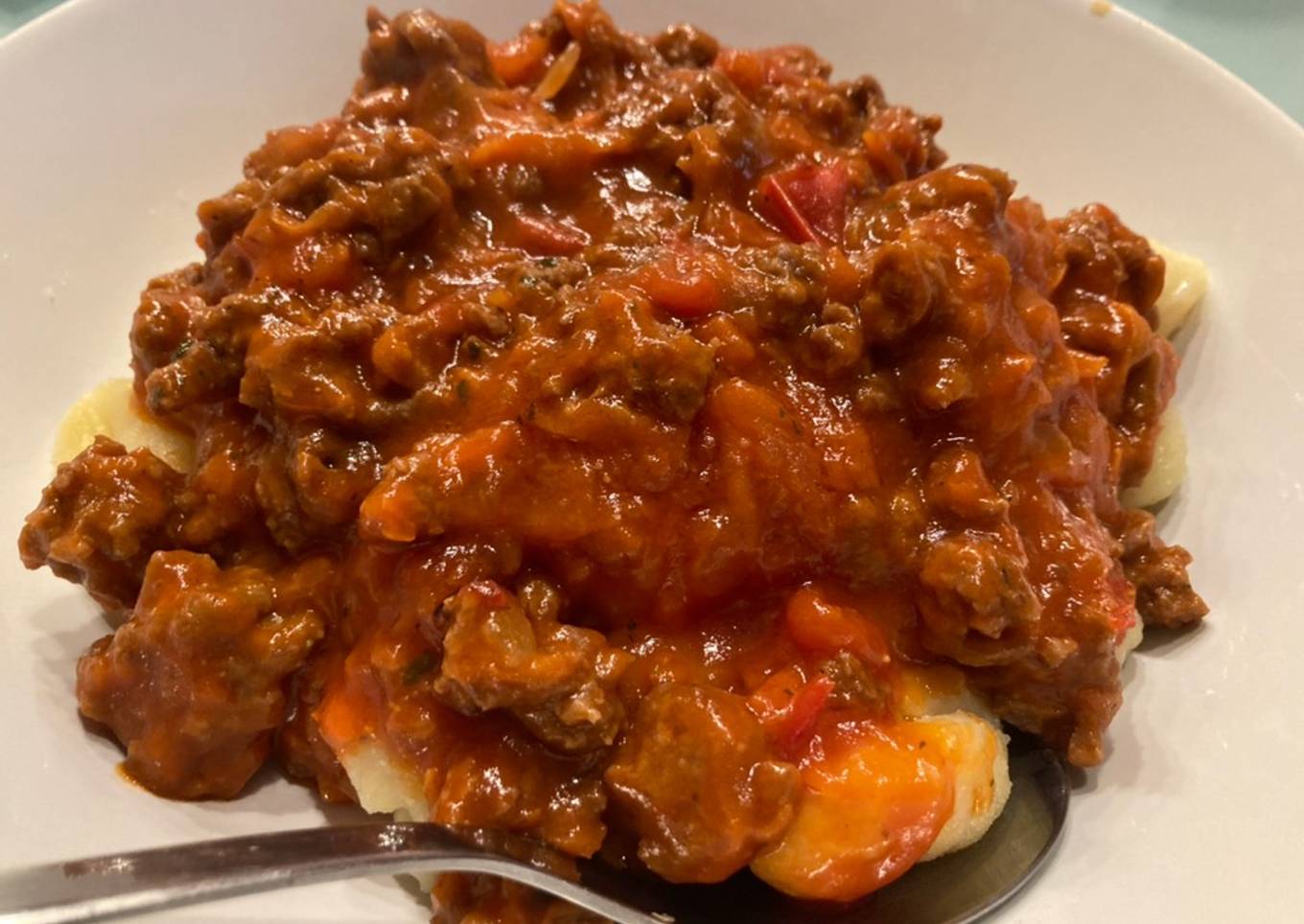 Boloñesa con ñoquis