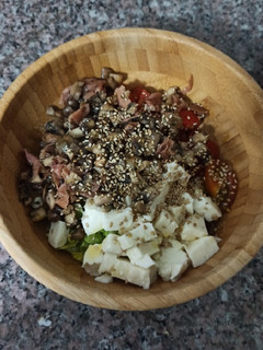 Una foto de Ensalada templada con champiñones