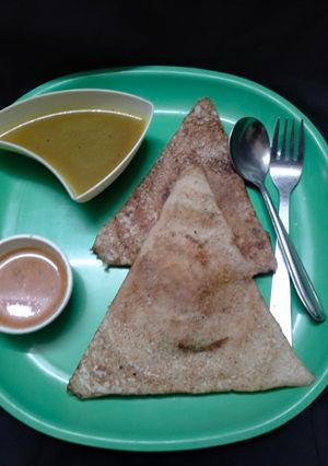 ઢોસા (Dosa Recipe In Gujarati) રેસીપી મુખ્ય ફોટો