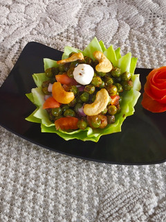A picture of Matar chaat.